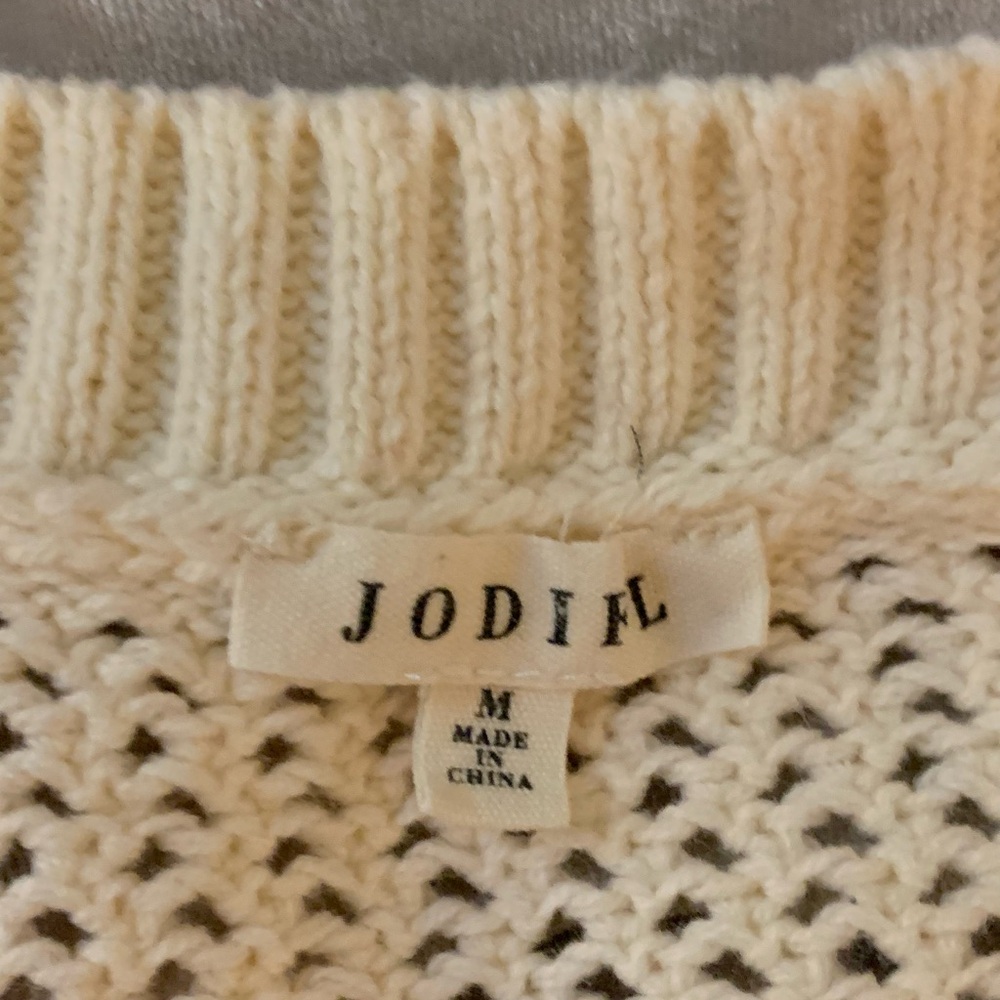 D O N A T E D 
Floral Crochet Knit Vest by Jodifl size medium EUC B59 - Picture 3 of 6